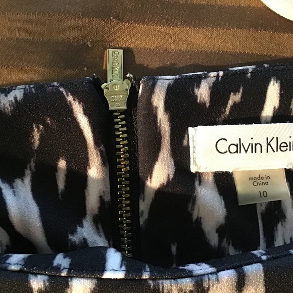 Calvin Klein leopard bell sleeves dress - Picture 3 of 3